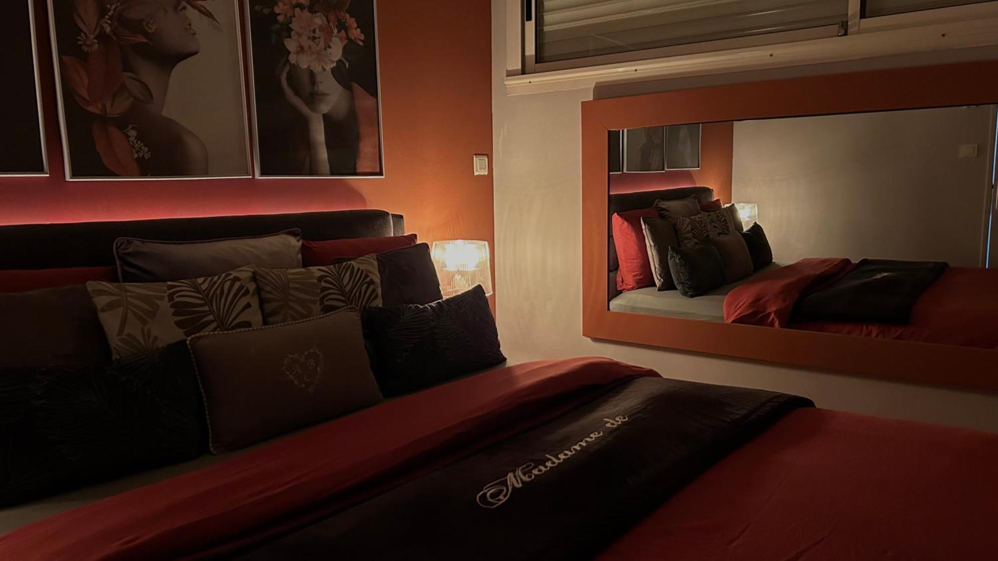 Bienvenue Chez Maxime Saint-Denis Exterior foto